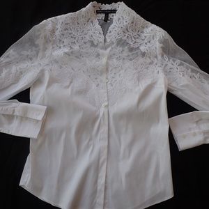 White House Black Market White Embroidered Lace Blouse size 2